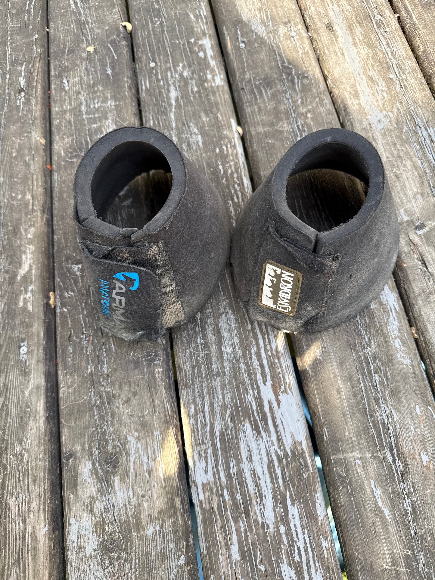 Mismatched xl bells boots ( great for turn out)