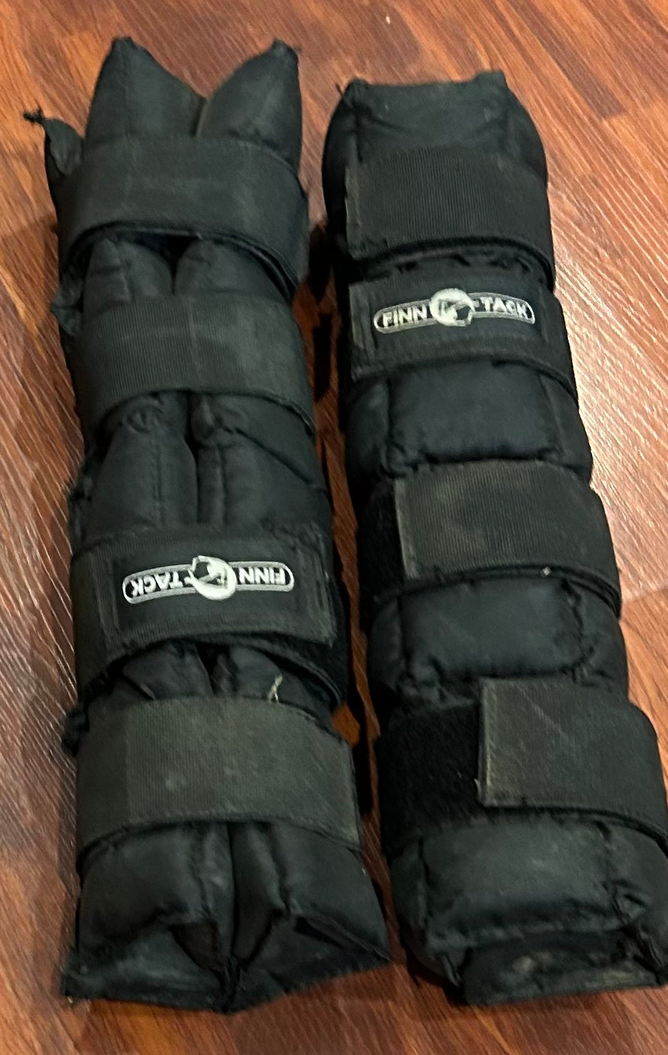 Finn tack ice boots set of 2. 2 sets available