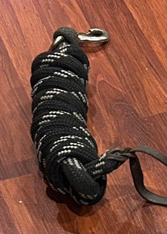 Black/white lead rope