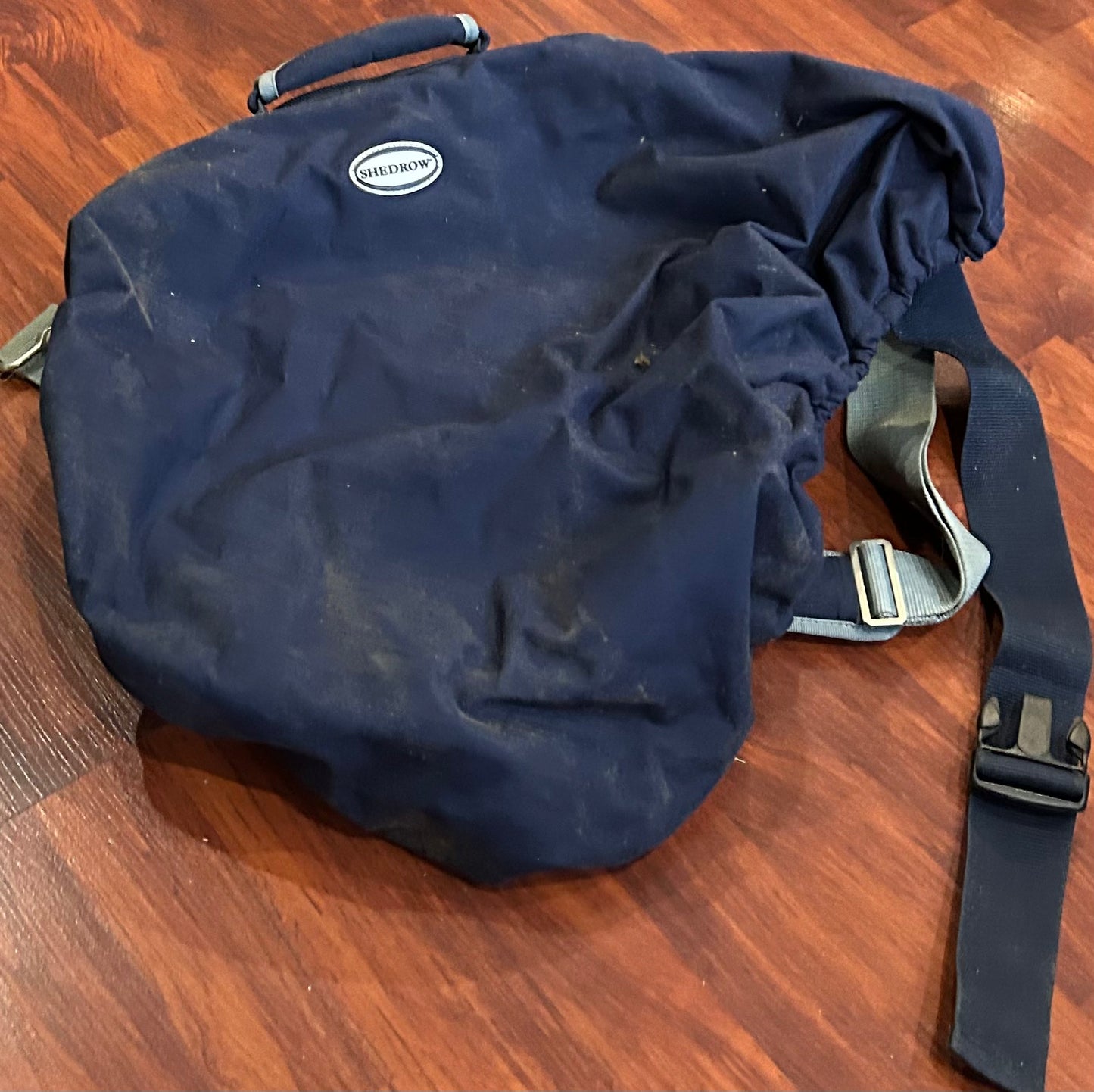 Shedrow navy close contact saddle carrying cover