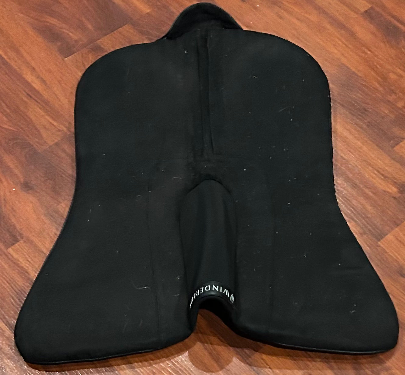 Winderen dressage pad measures 10mm thick 20” length