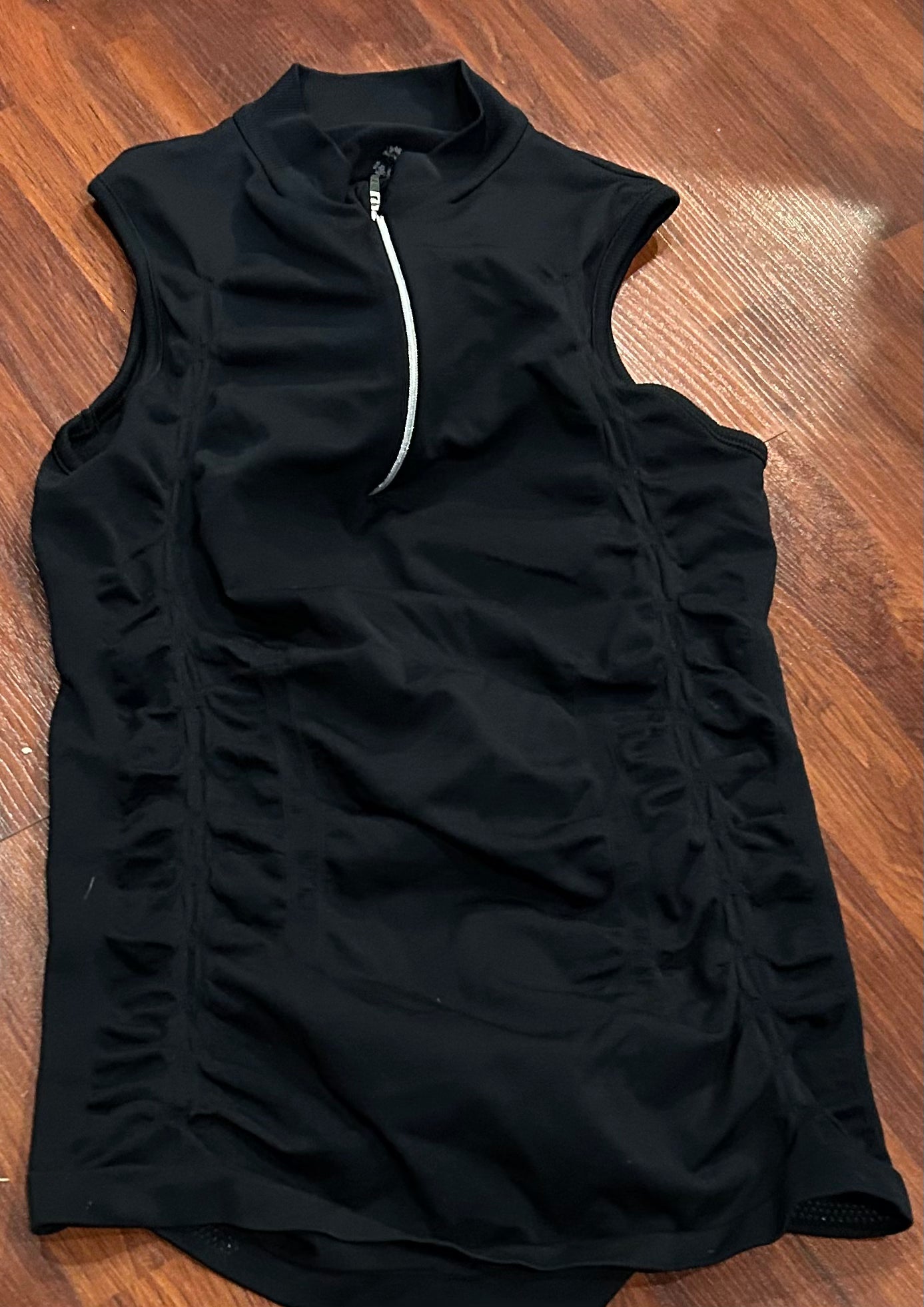 Goode rider medium black sleeveless shirt