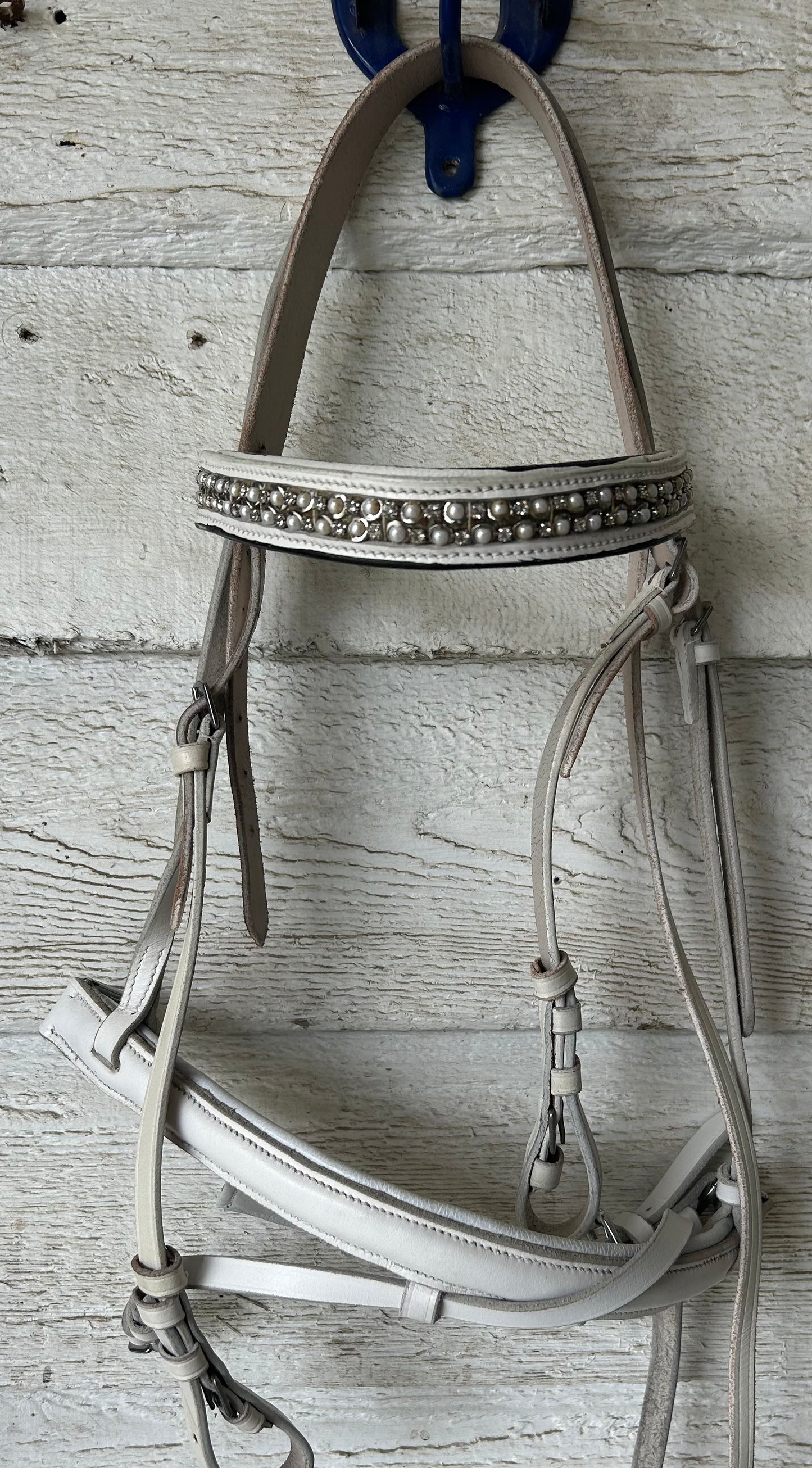 White bridle. Brand new Warmblood. Bling browband and flash.