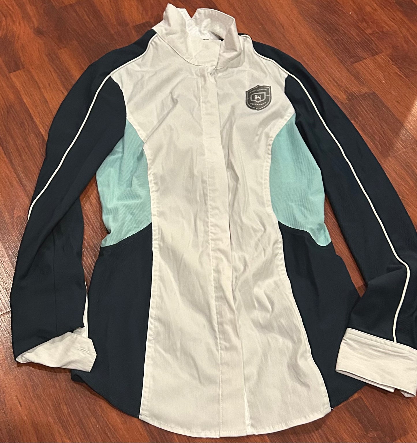 Asmar XS white/aqua/teal zipper shirt.