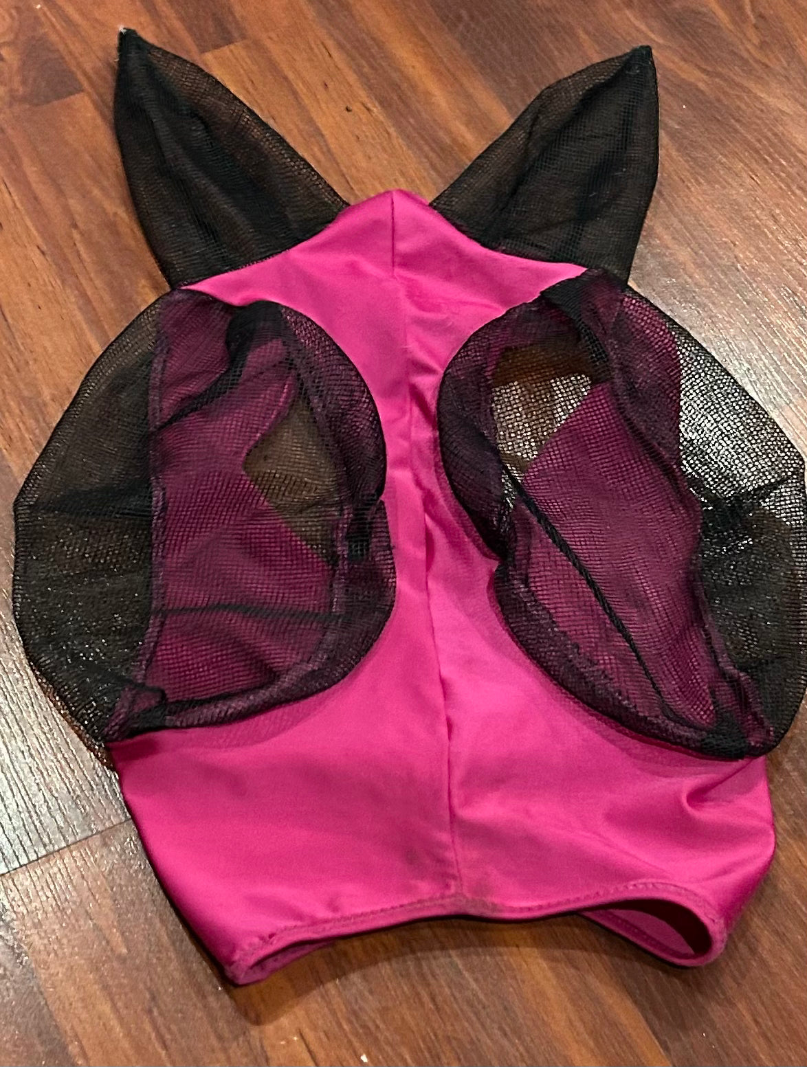 Medium pink fly mask