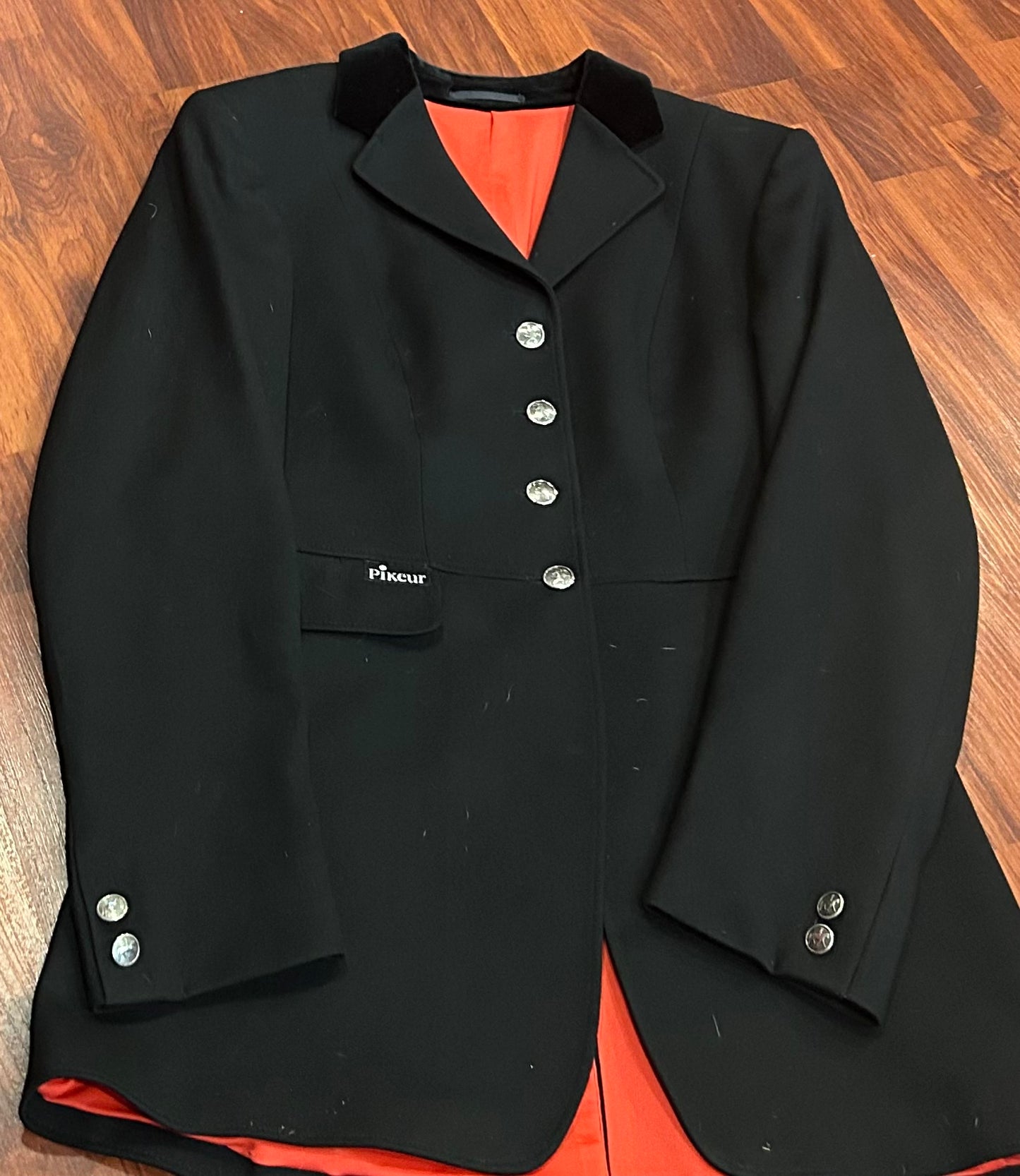 Pikeur medium black wool jacket. Velvet collar.