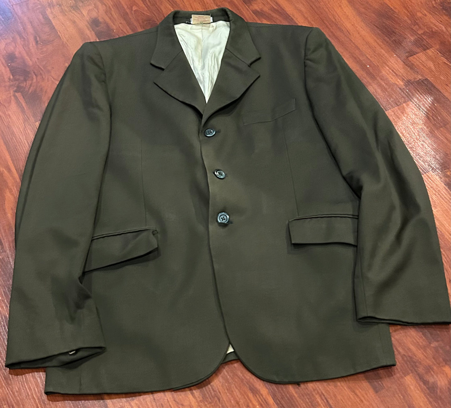 Grand Prix 42R green mens show jacket some damage to liner