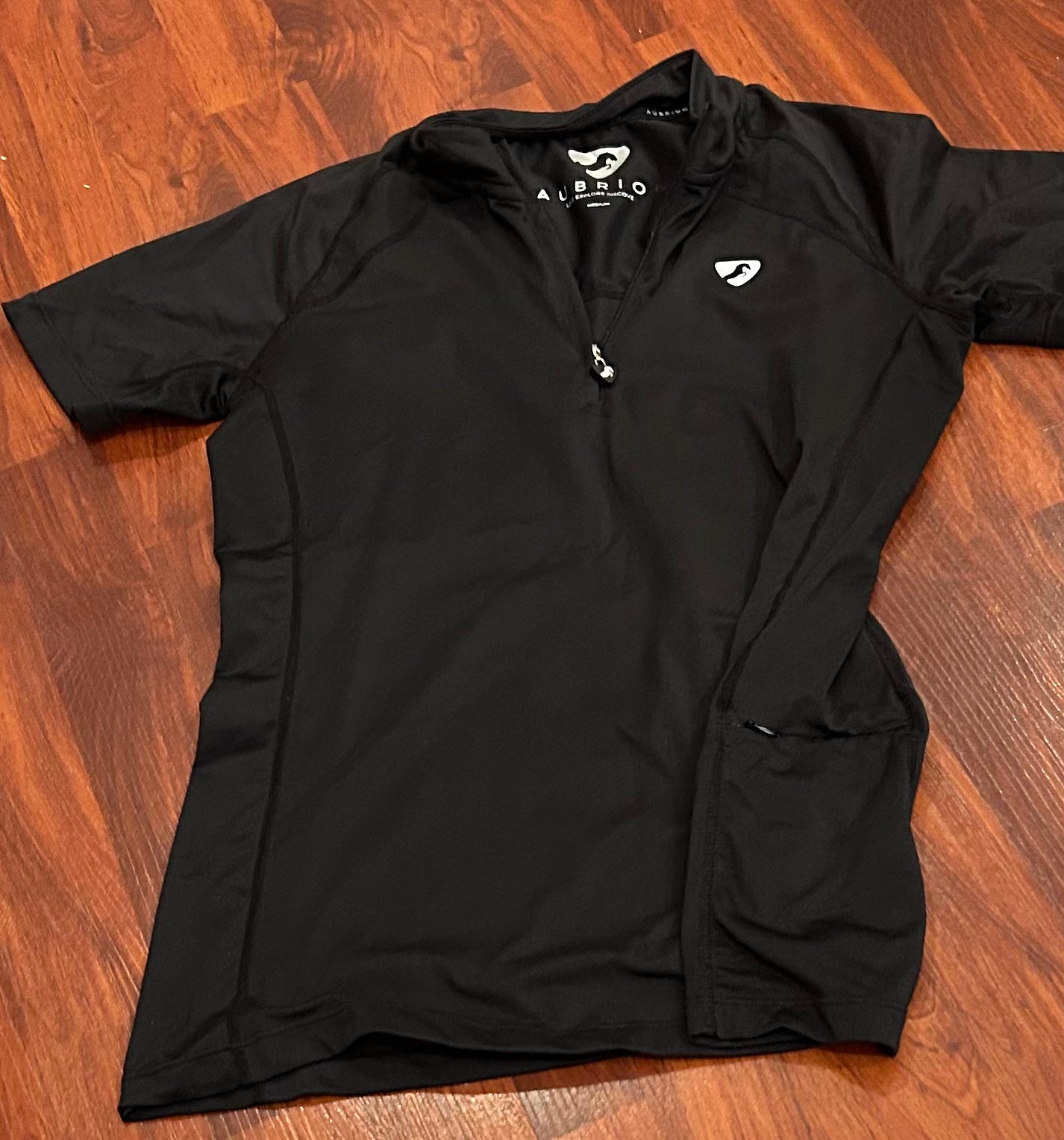 Aubrion medium black shirt with mesh and small treat pocket