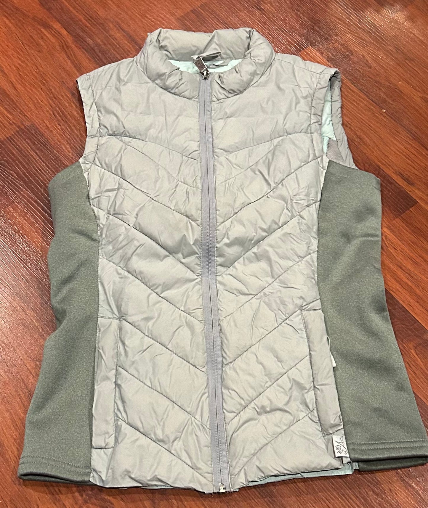 BR small grey quilted vest