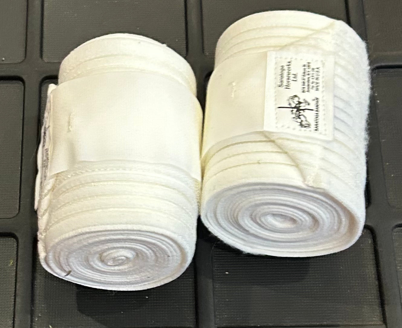 Saratoga white wraps set of 2. New