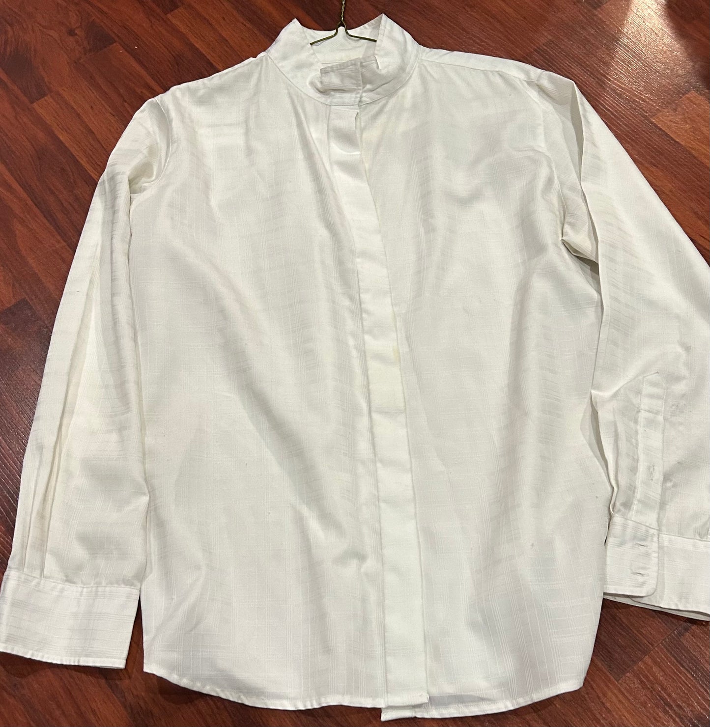 Tailored sportsman size 42 (XL) white button up show shirt