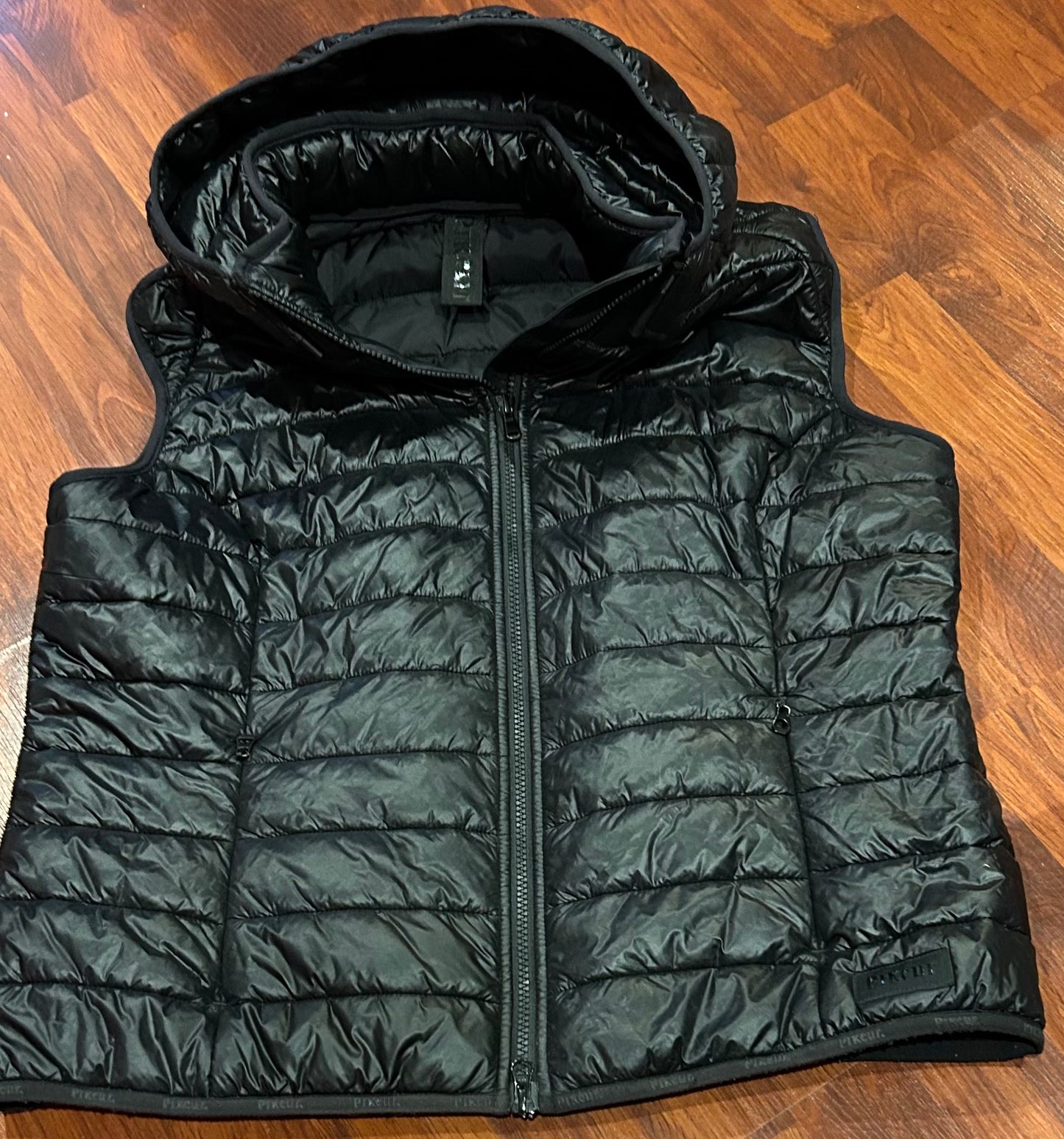 Pikeur 46 (XL) black quilted vest. Removable hood