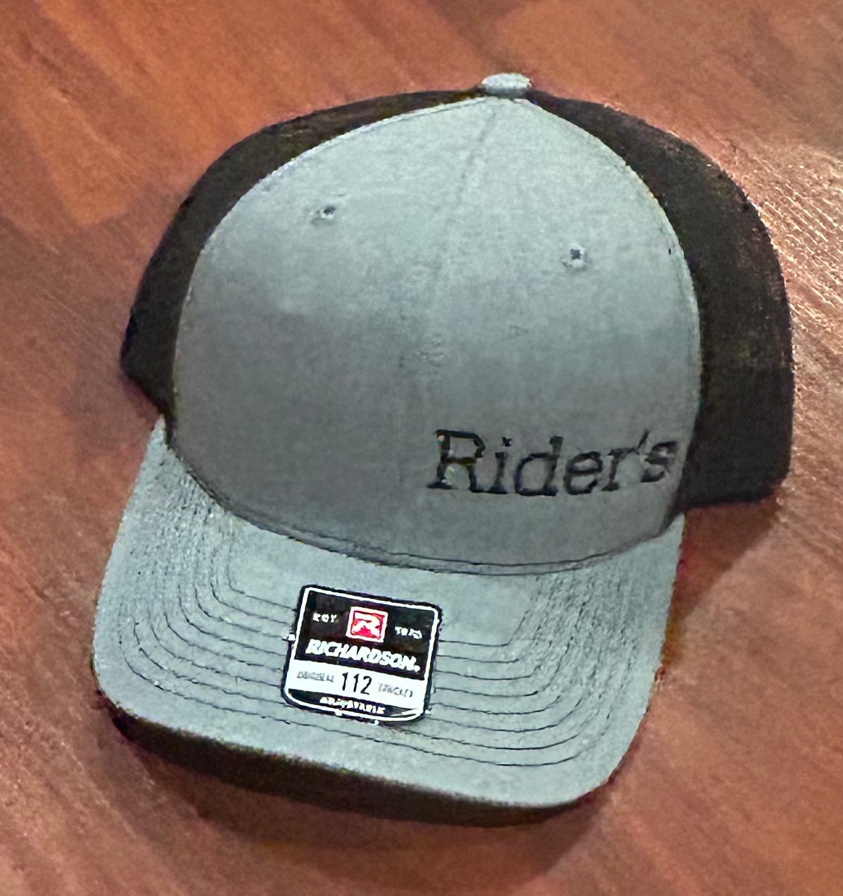 Riders grey/black ball cap