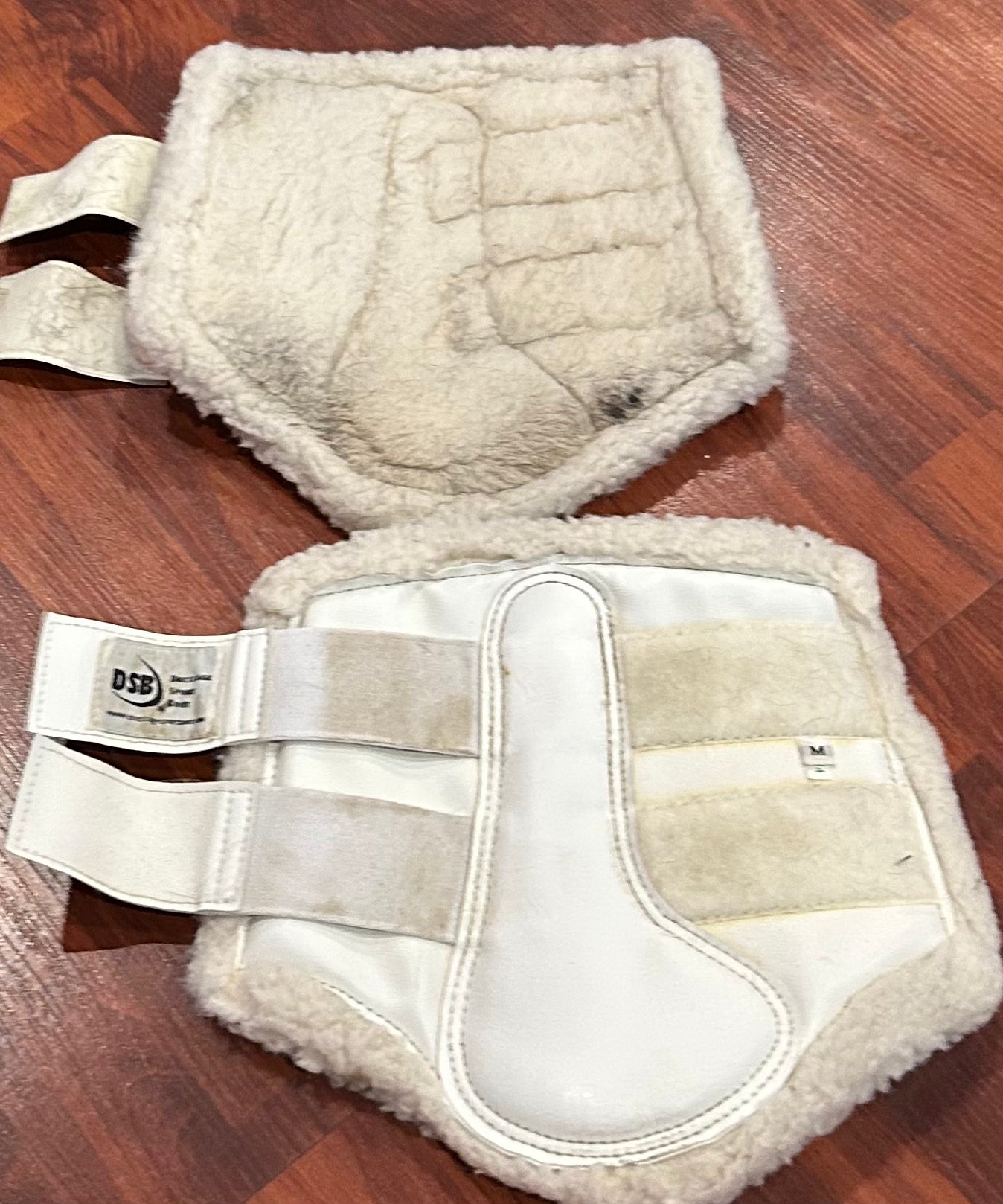 DSB fleece boots medium white