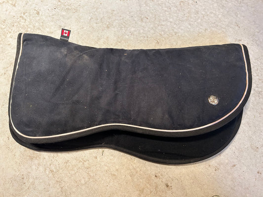 Ogilvy dressage half pad black with white trim cover