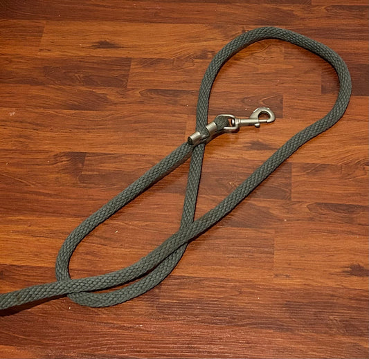 Bar grey lead rope. Short.