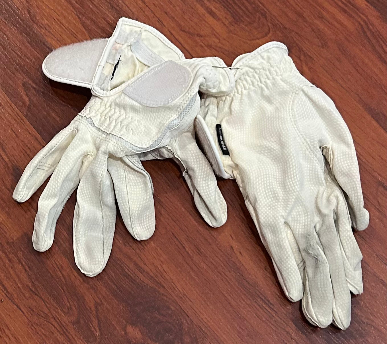 SSG size 7.5 off white gloves