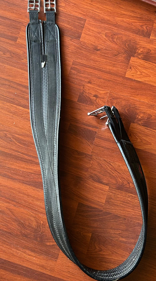 54” Thorowgood black neoprene girth. Elastic one end