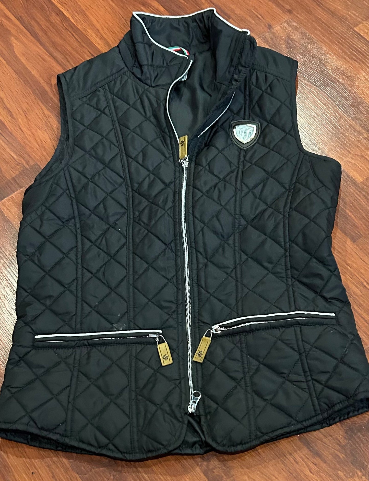 Lauria Garrelli small black vest