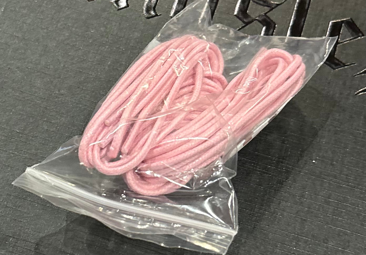 Kingsley Orlando long laces rose