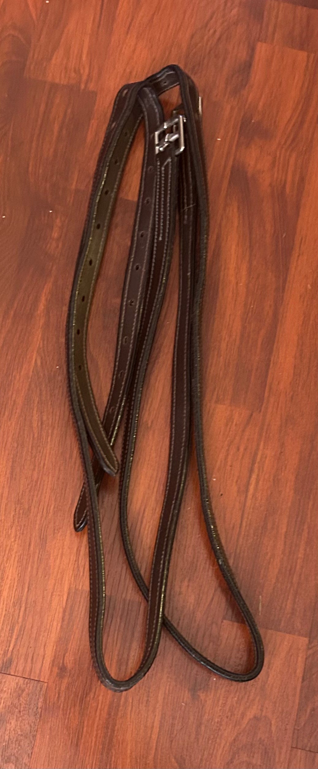 KL select black rubber grip reins. Hook ends