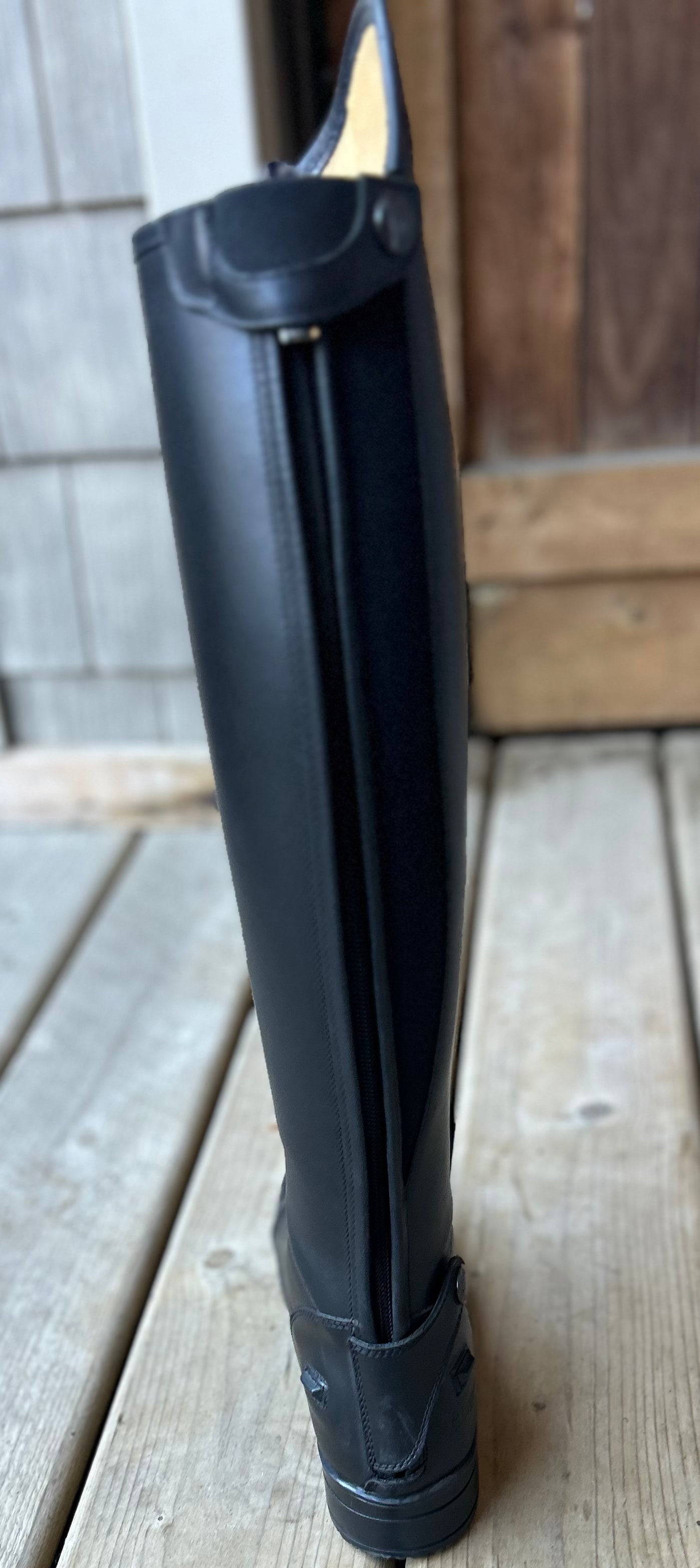 Kingsley size 36 MA XS Montreal black . 13” calf 19” tall. Brand new