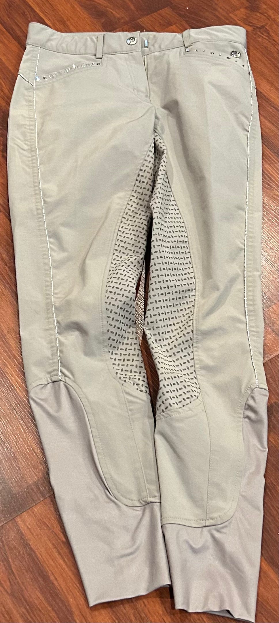 HV polo 36 (measure 26”) taupe full seat Breeches