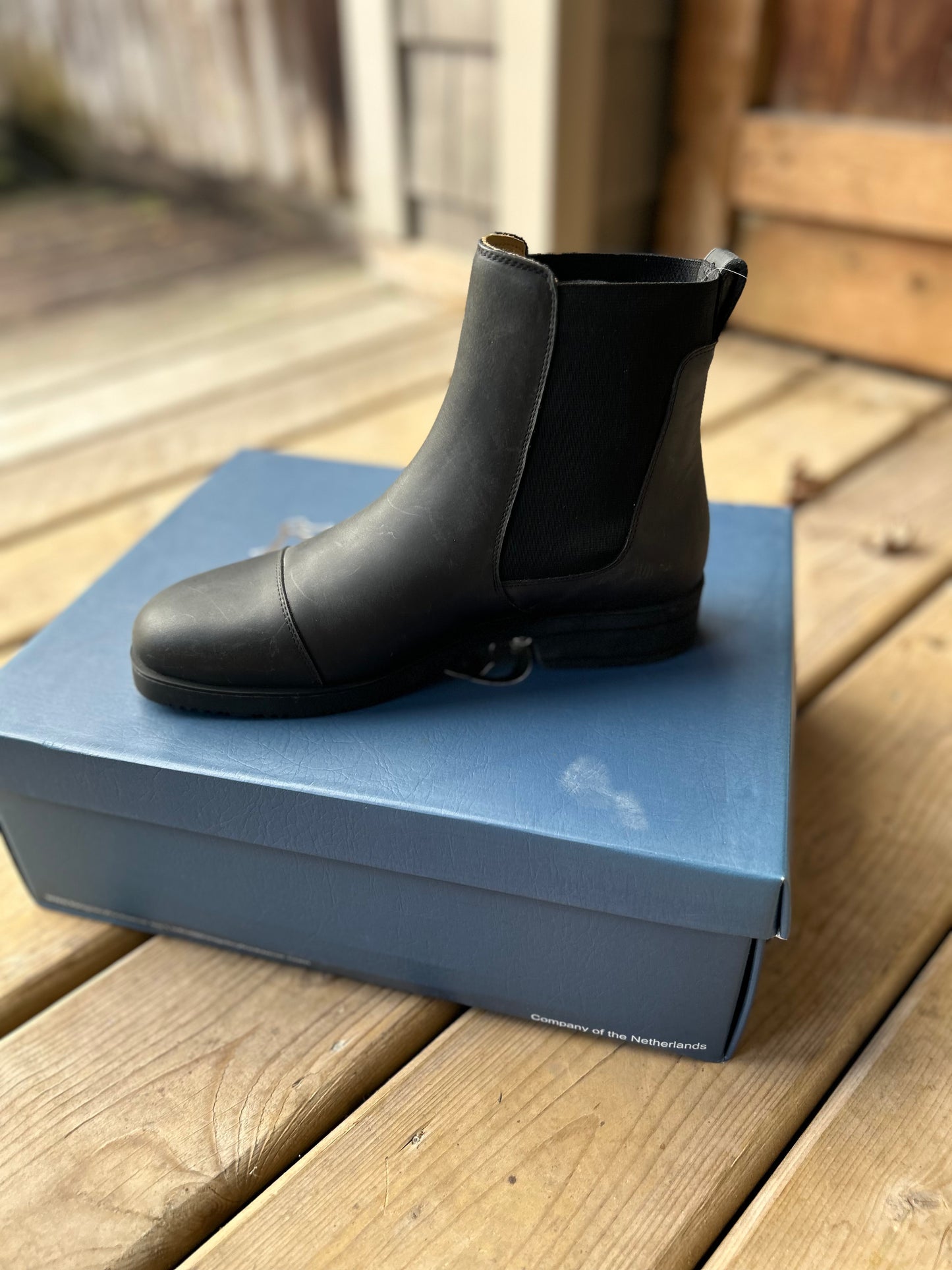 Size 38 Kingsley Roma black. New