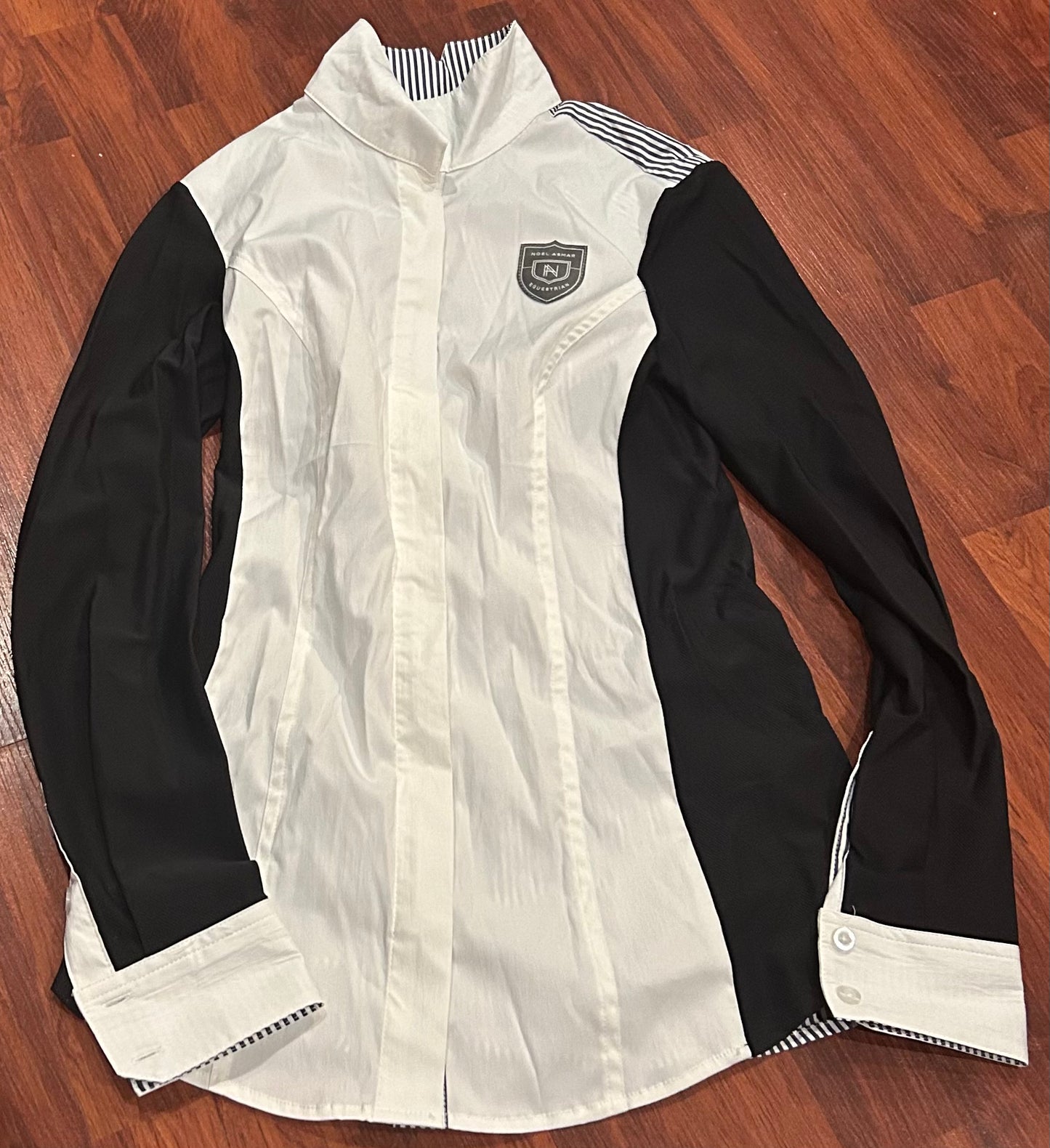 Asmar XS black/white zipper shirt. Striped lining