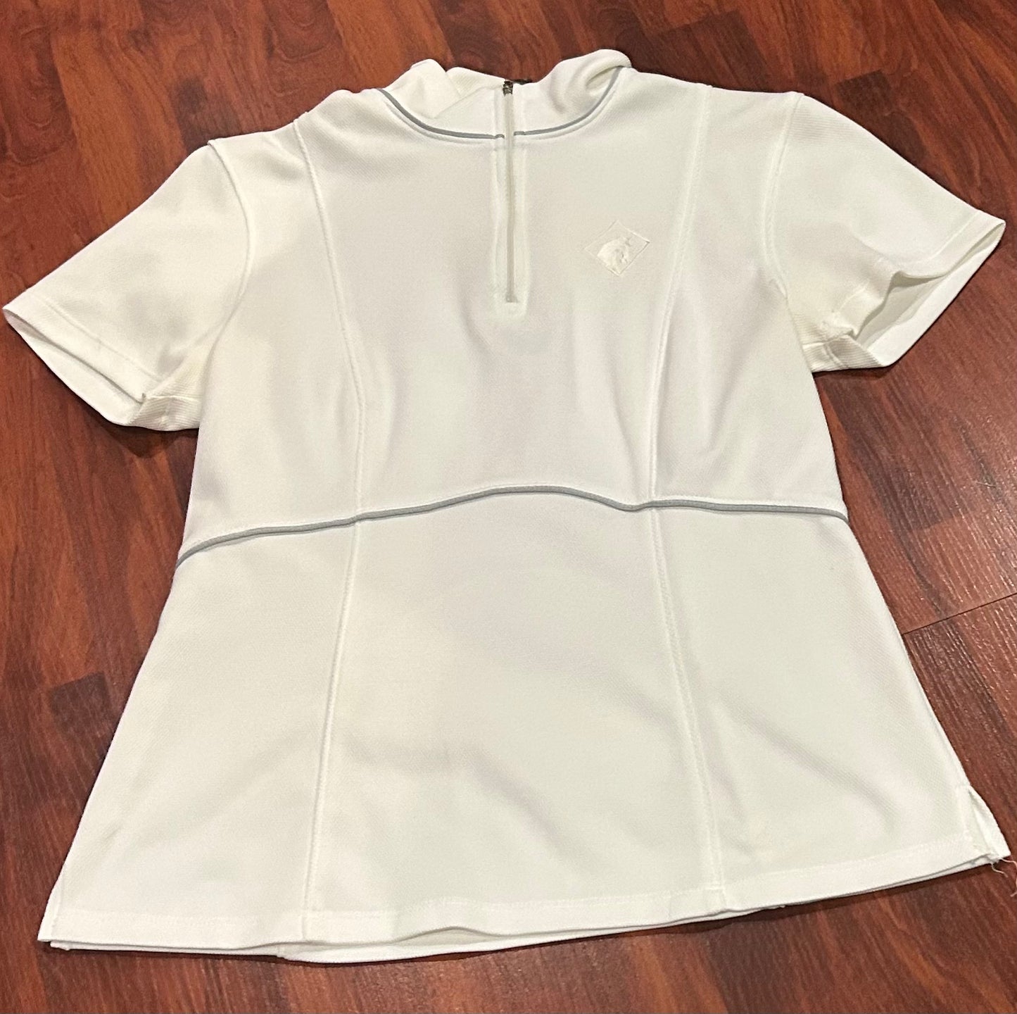 Arista medium show shirt