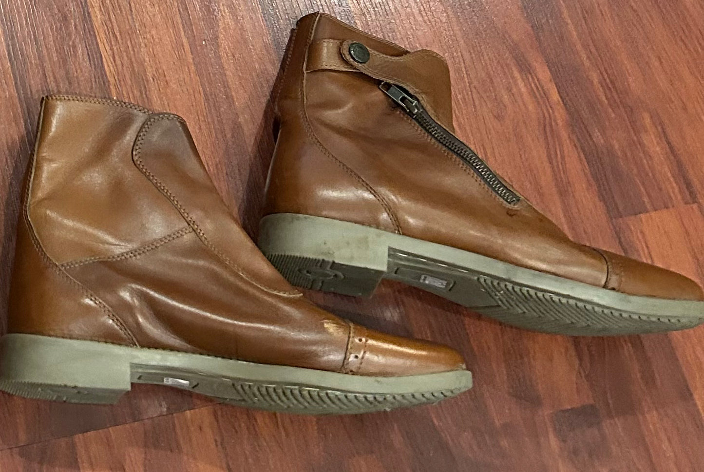 HKM size 10 thin leather paddock boots / casual wear brown. Zipper.