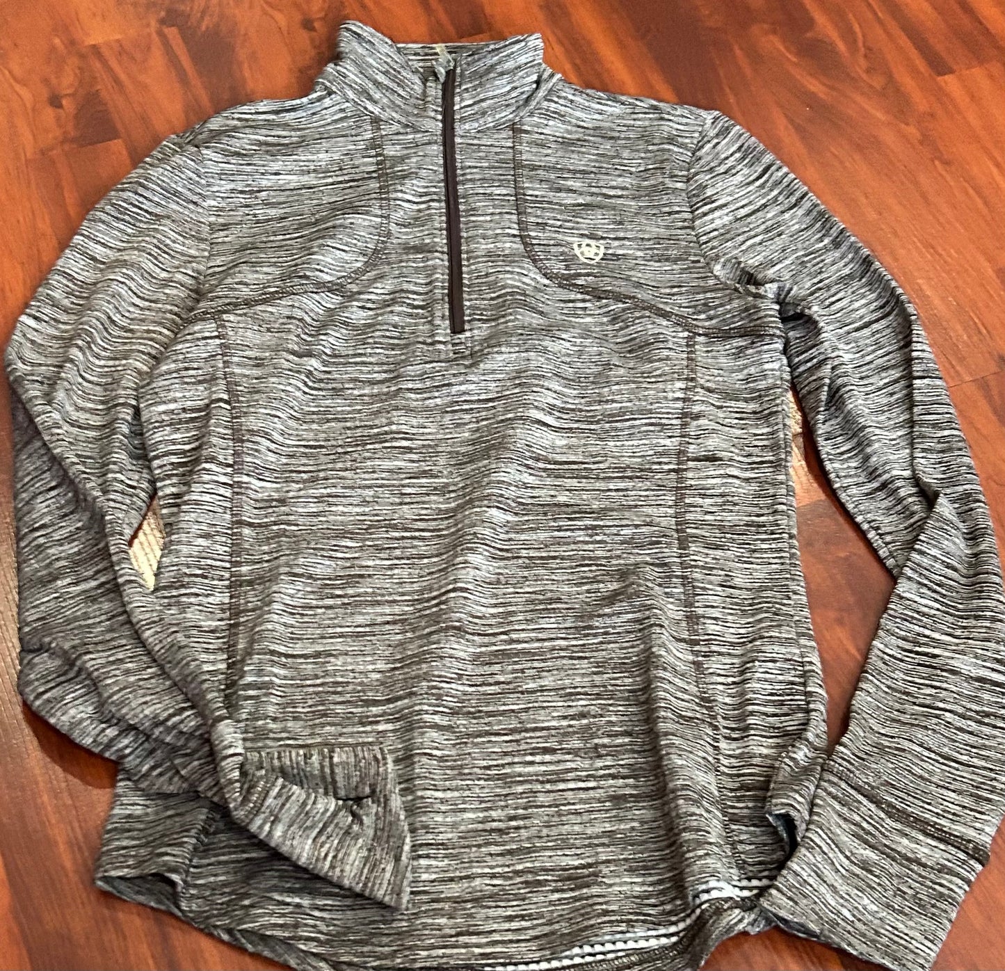 Ariattek small brown 1/4 zip long sleeve