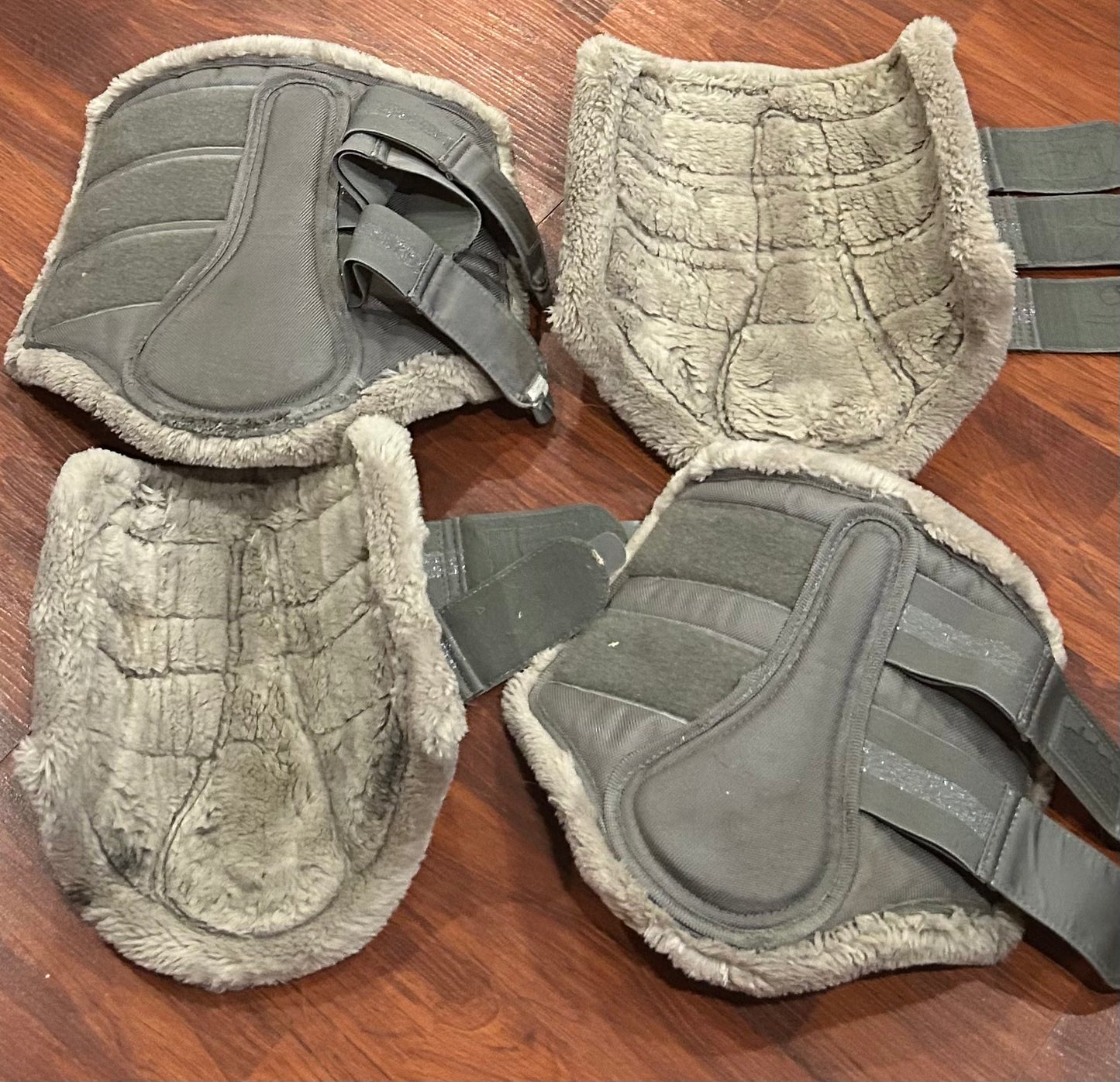 Eskadron grey fleece horse boots med/large (full size) set of 4