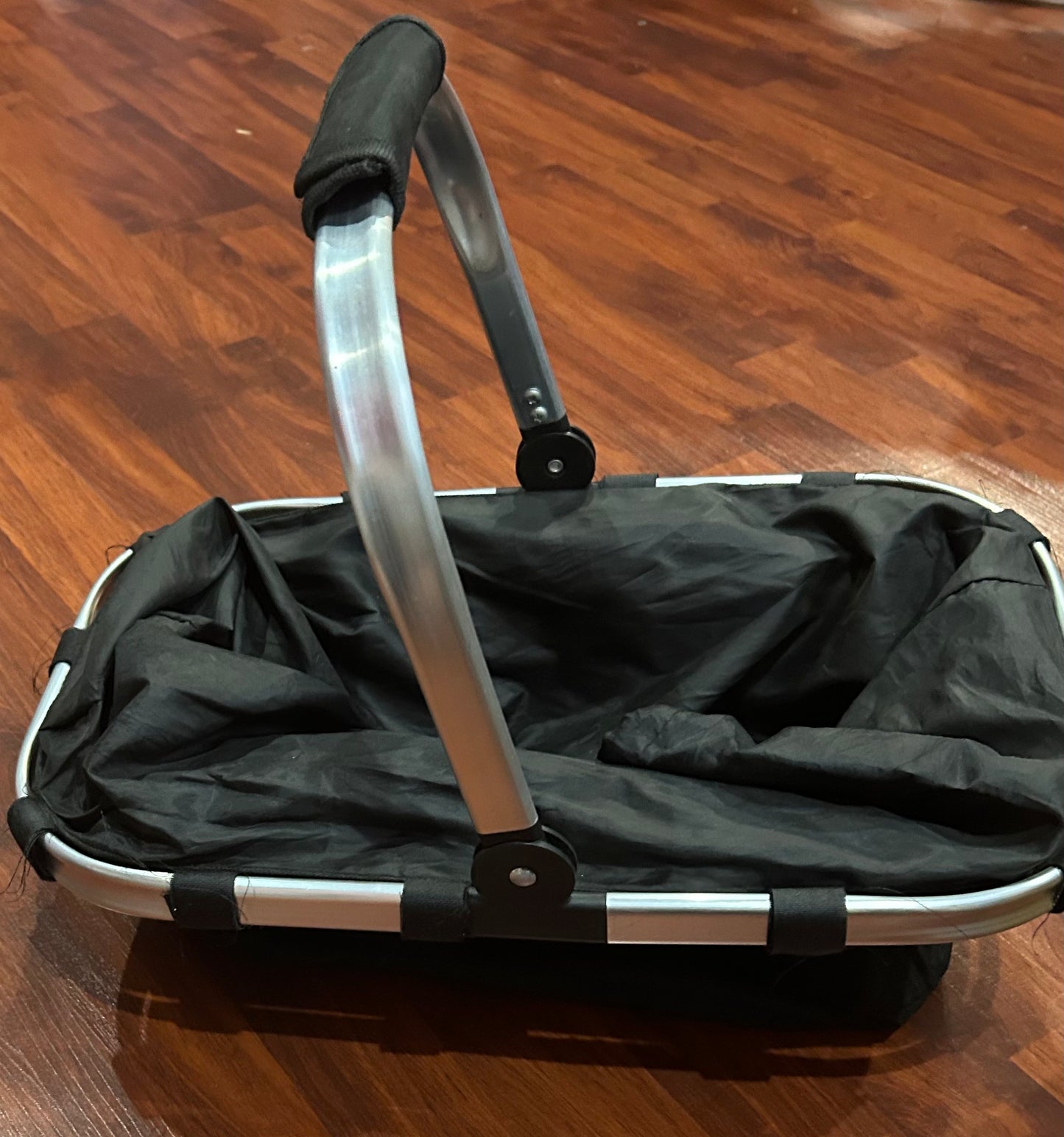 BR grooming basket