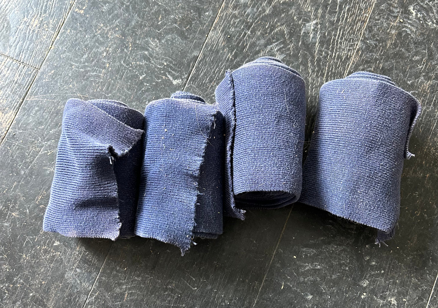 Stretchy stable bandages (4)