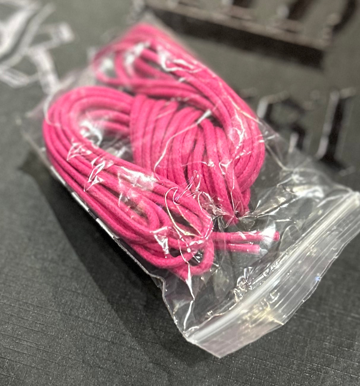 Kingsley Orlando long laces fuchsia