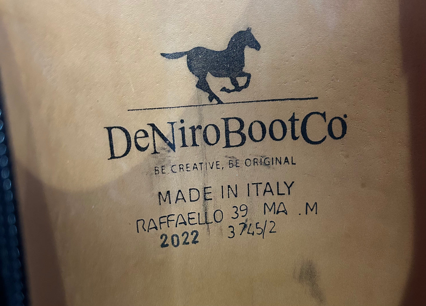 DeNiro Raffaello size 39 MA M (approx size 8-8.5) 15” calf 19.75” to ground at back