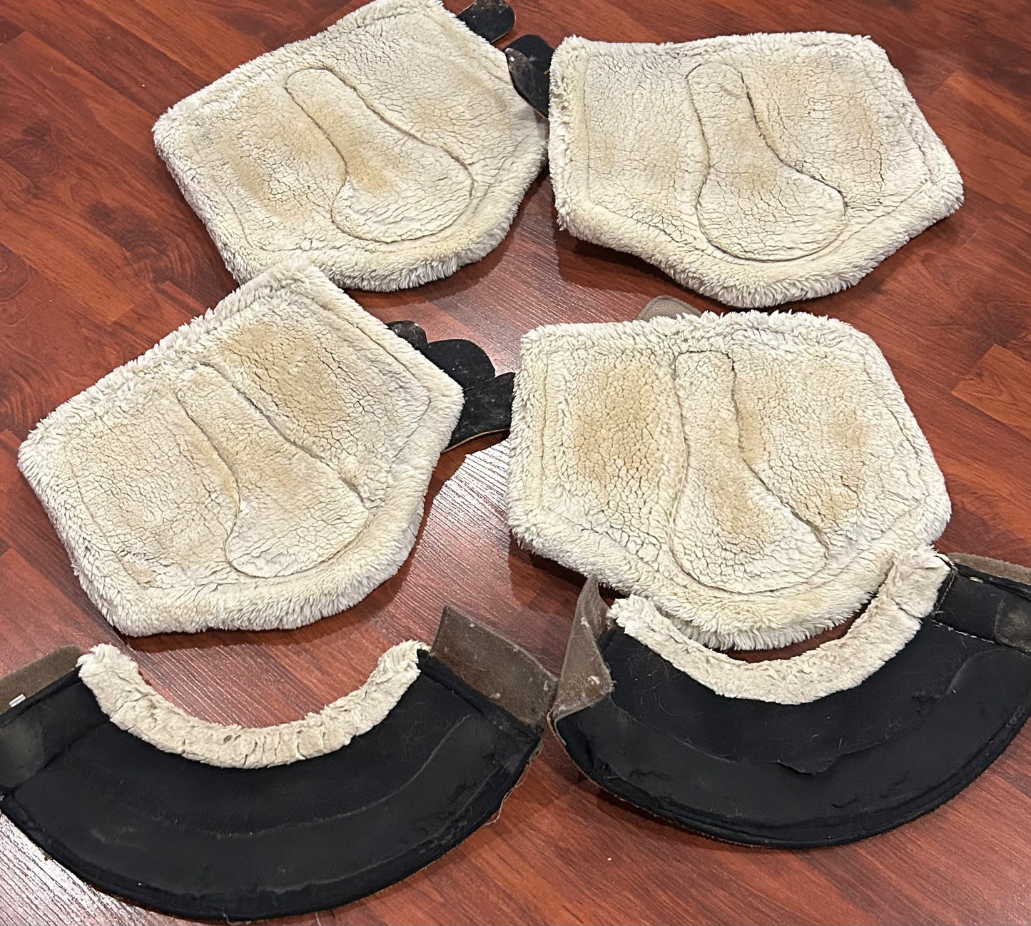 BR fleece horse boots taupe medium and large. 4 boots and bell boots. Some wear.