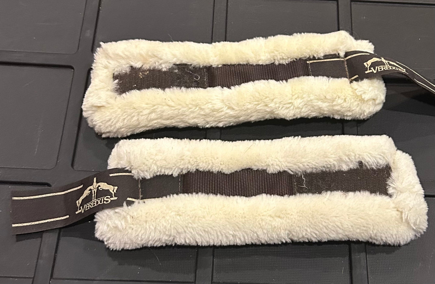 Veredus save the sheep pro pastern wraps. Set of 2)