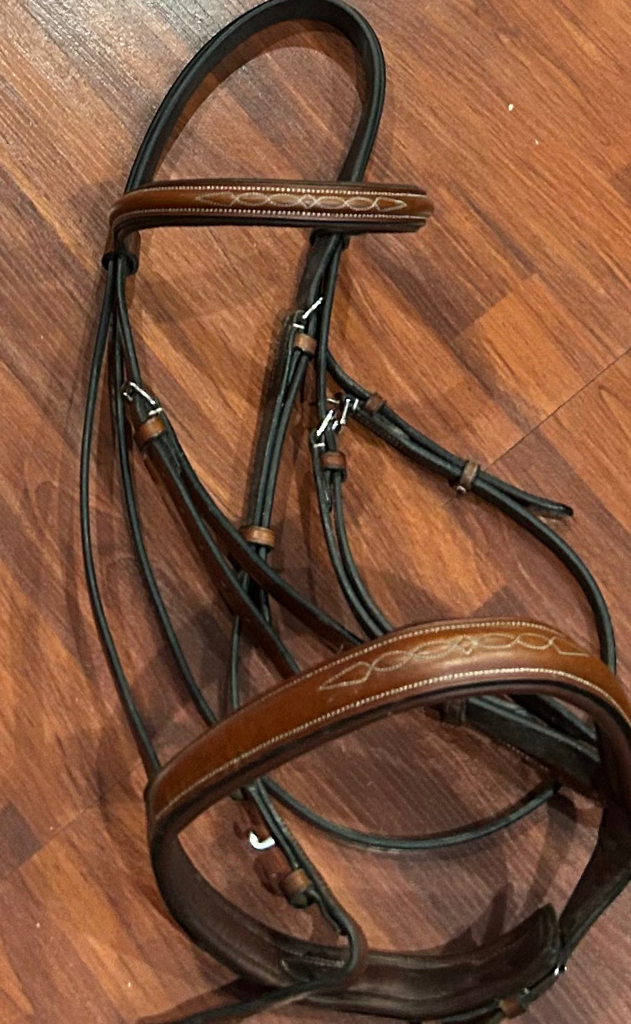 Bobby’s tack fancy stitch bridle. Not size marked but looks XF