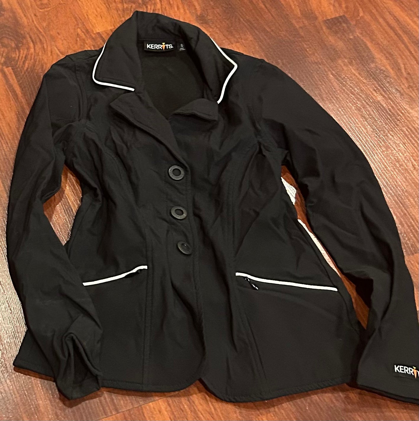 Kerrits Childs small black show jacket. Hidden zipper