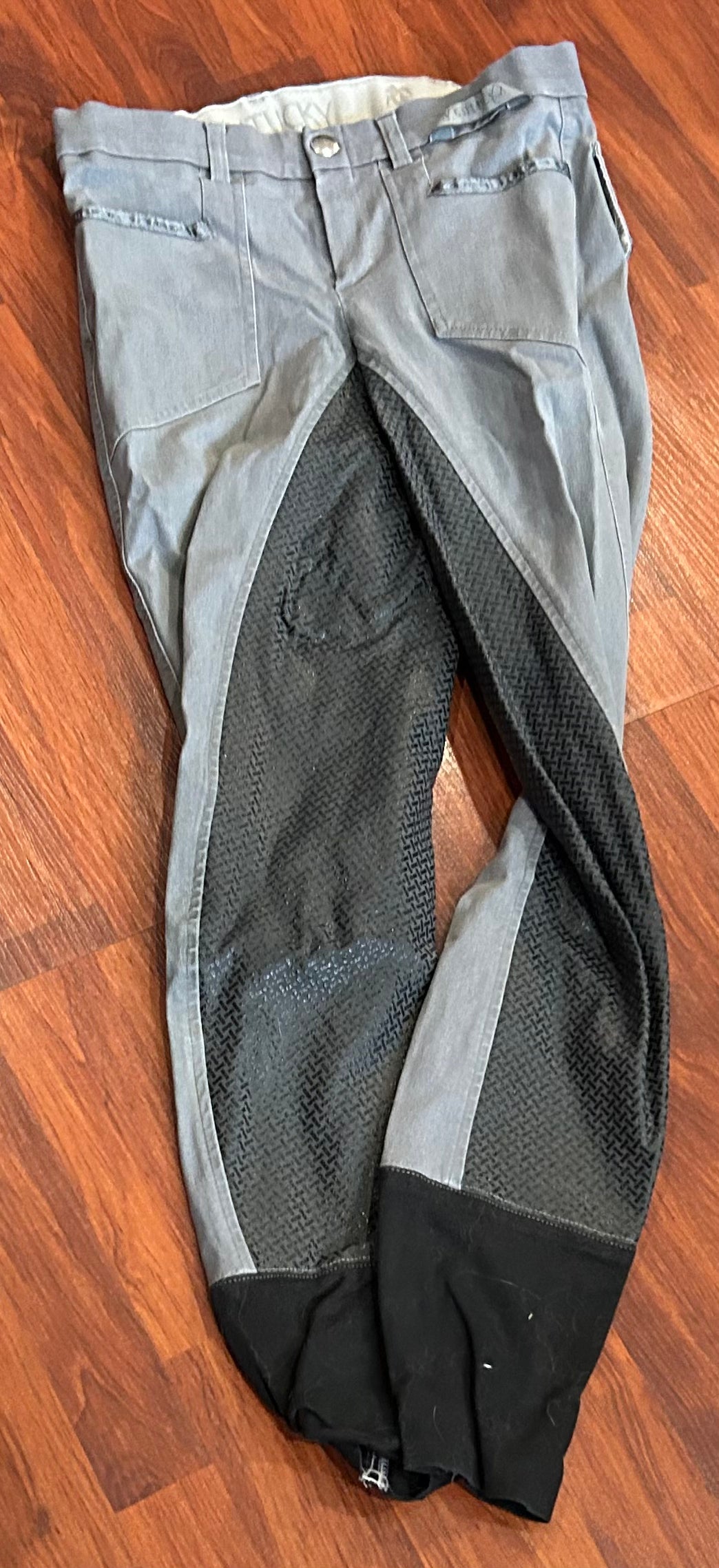 Kentucky size 24 grey full seat breeches