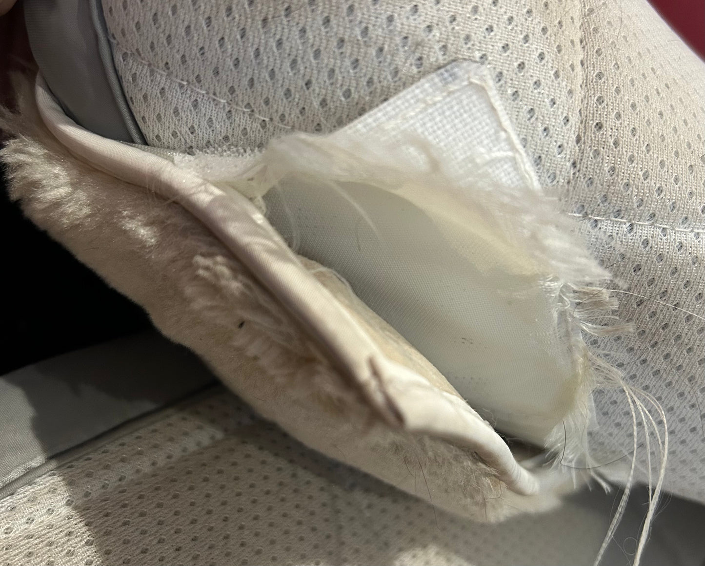 Eskadron dressage mesh pad with removable sheepskin at wither (damaged at wither)