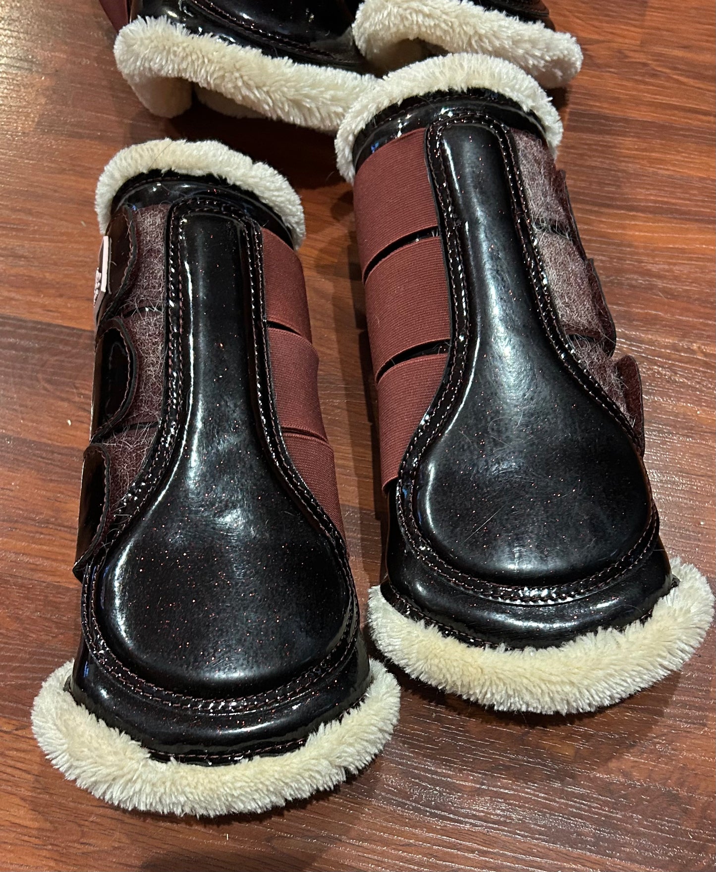 SD Design sparkle Cob size deep red set of 4 fleece boots