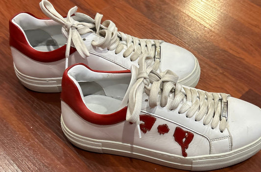 Kingsley size 39 runners. Used but in excellent condition