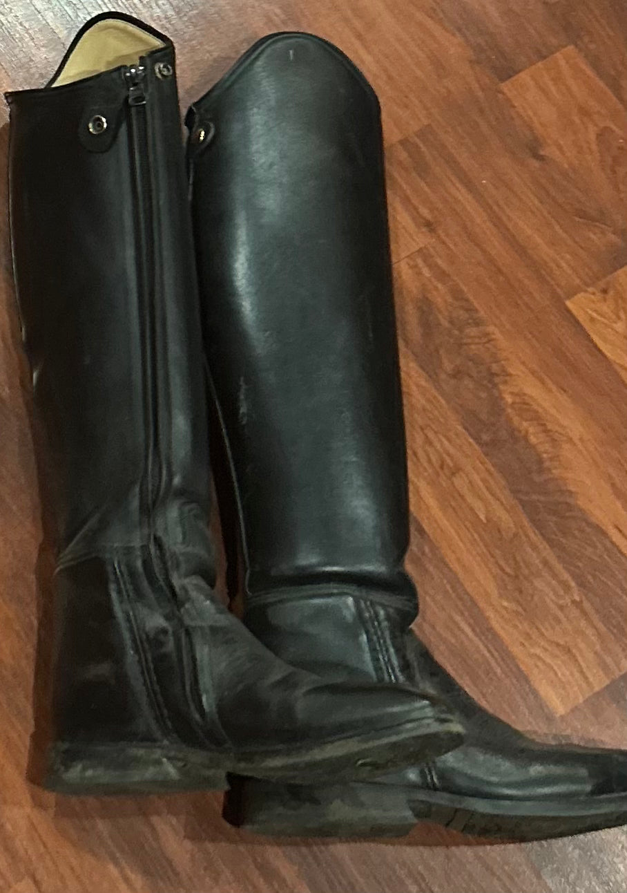 Rectiligne stamped 4.5 N M. Roughly size 6.5 15” calf 19.5” tall