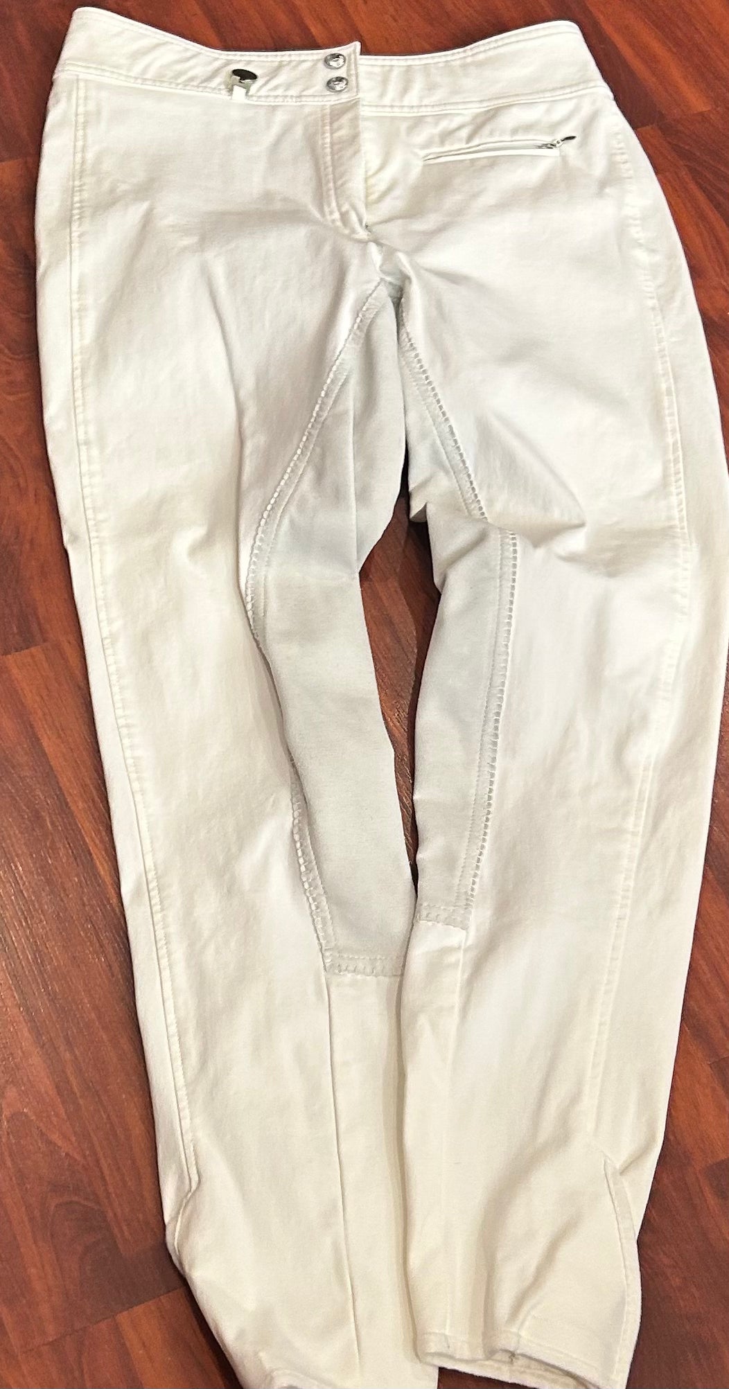 Pikeur Lascara 30L white breeches. Velcro ankles.