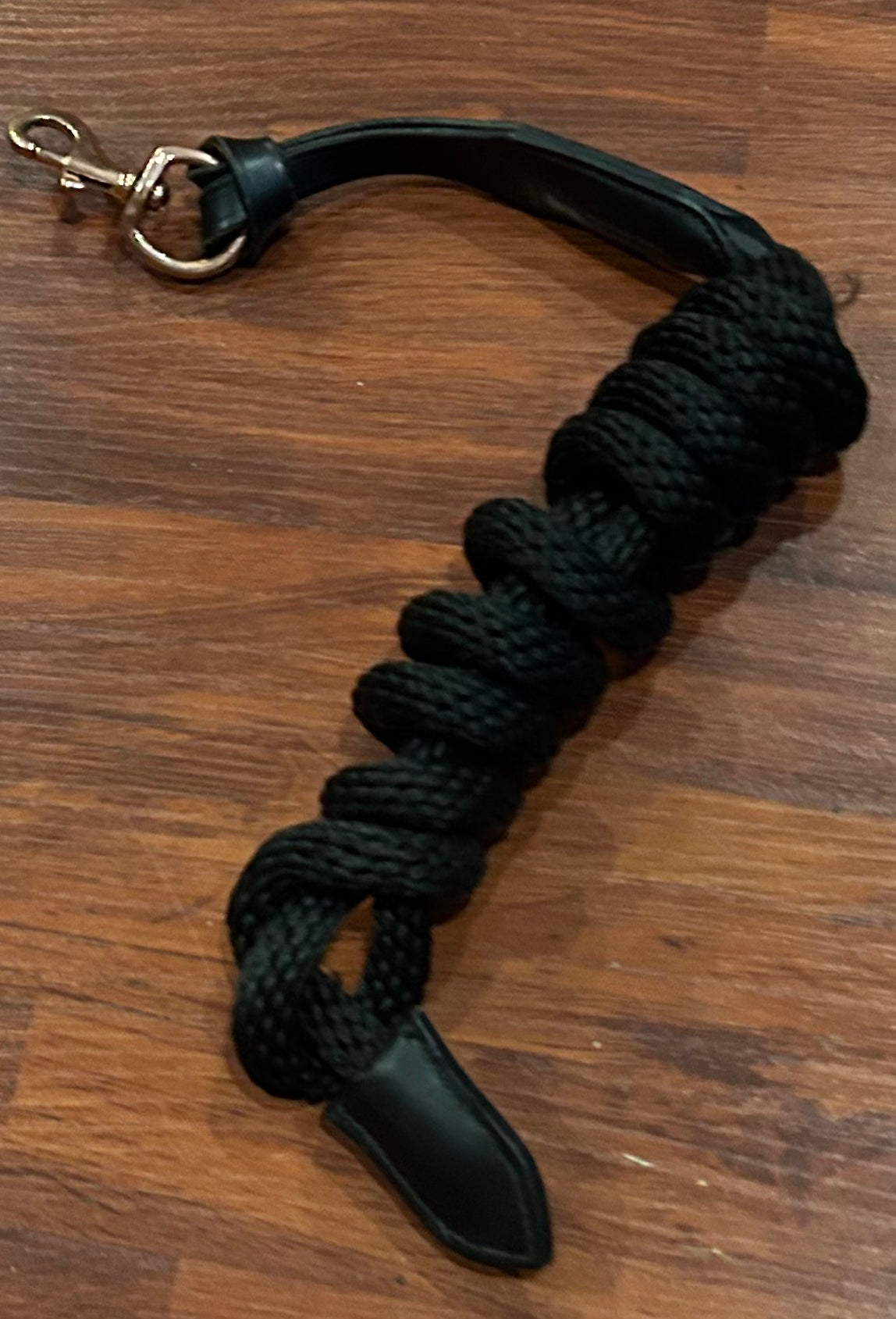 Black lead rope rose gold clip