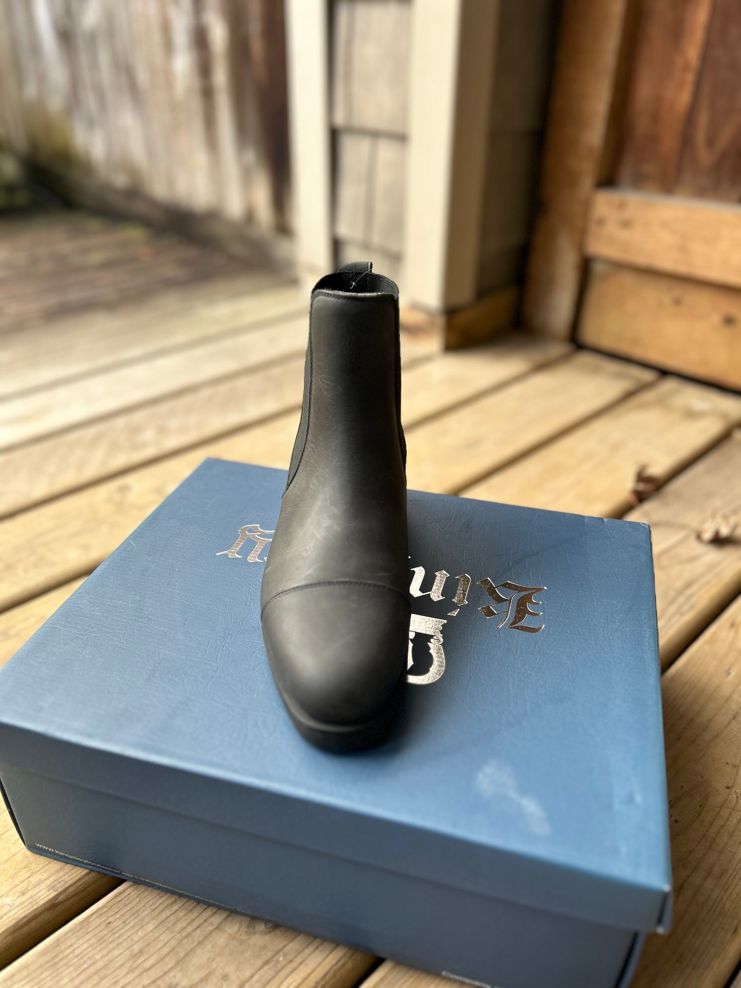 Size 38 Kingsley Roma black. New