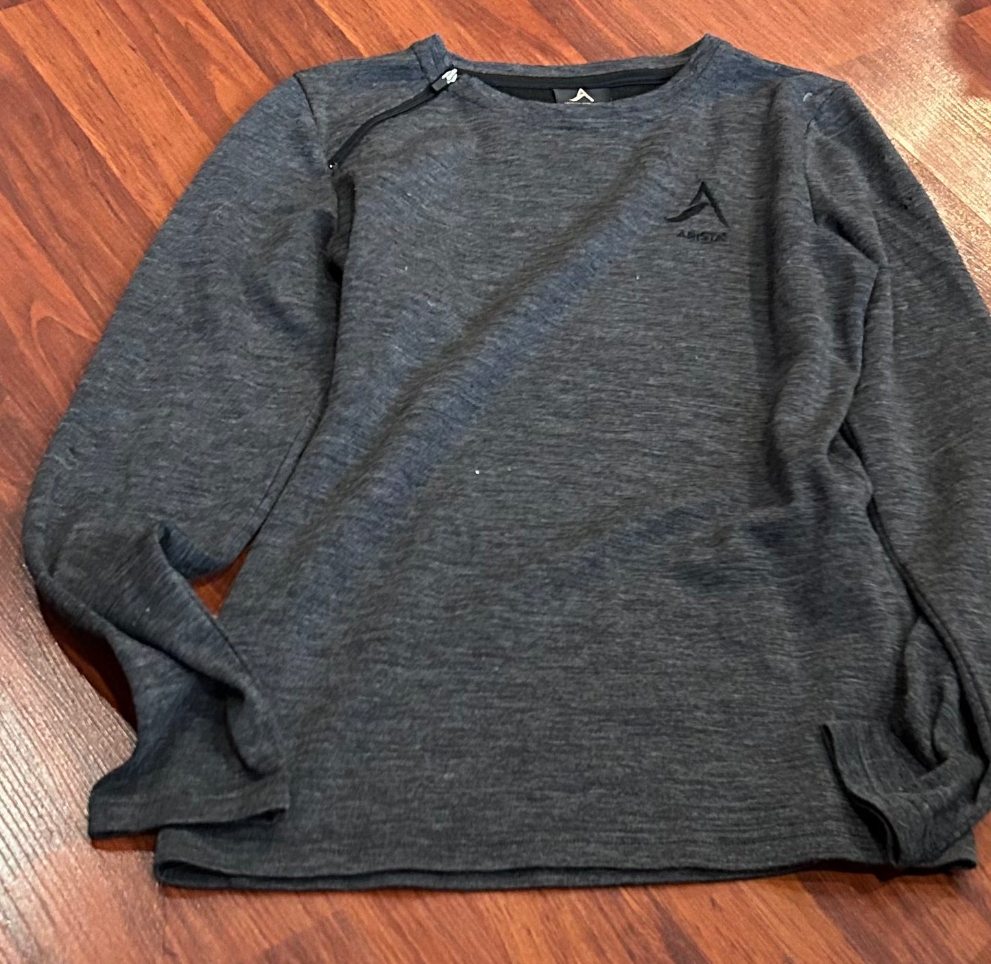 Arista small grey long sleeve shirt